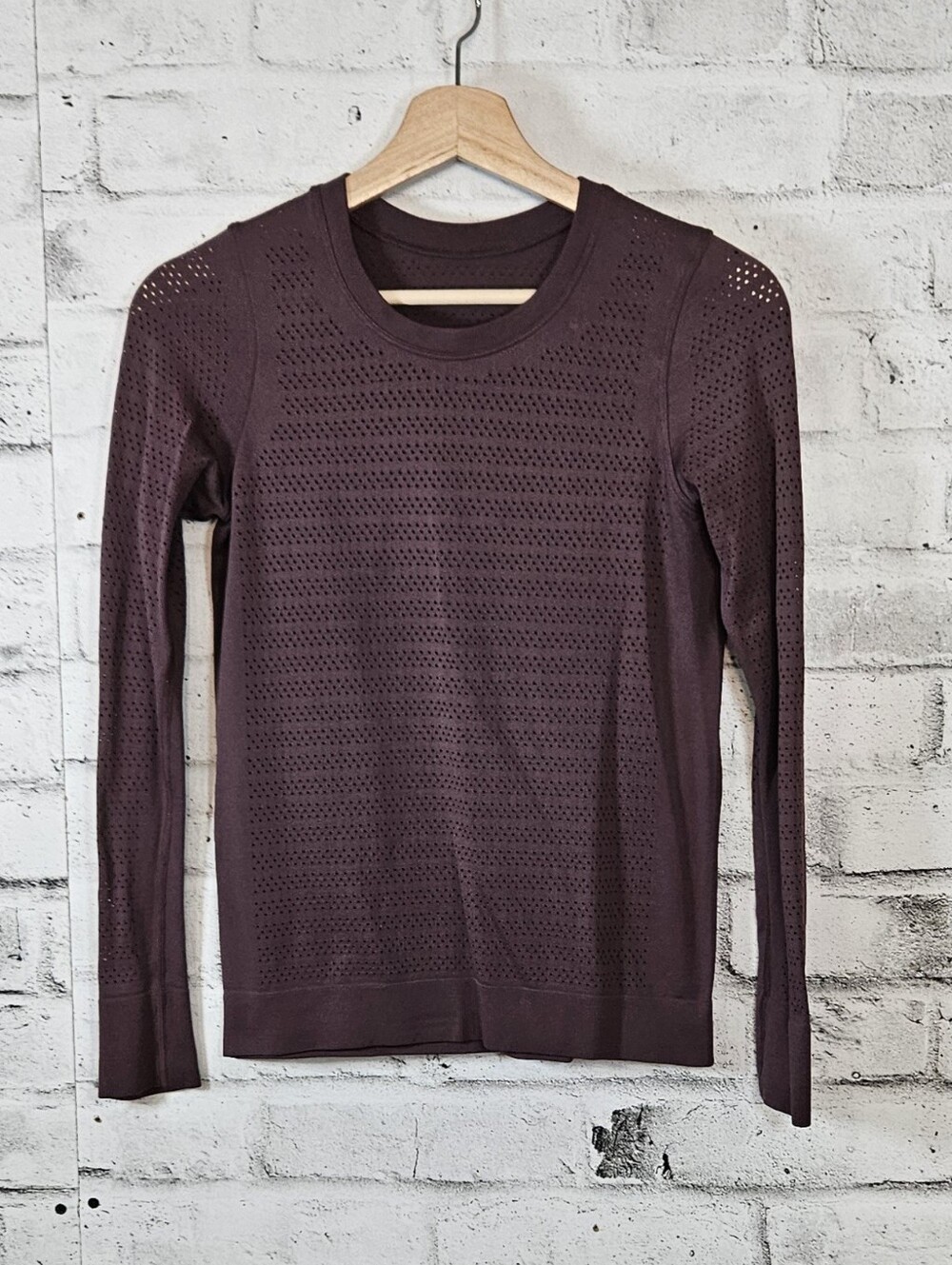 Lululemon Burgundy Seamless Long Sleeve Mesh Athletic Top Size 4